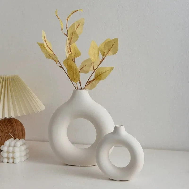 Simple Plastic Vase Donut Shape