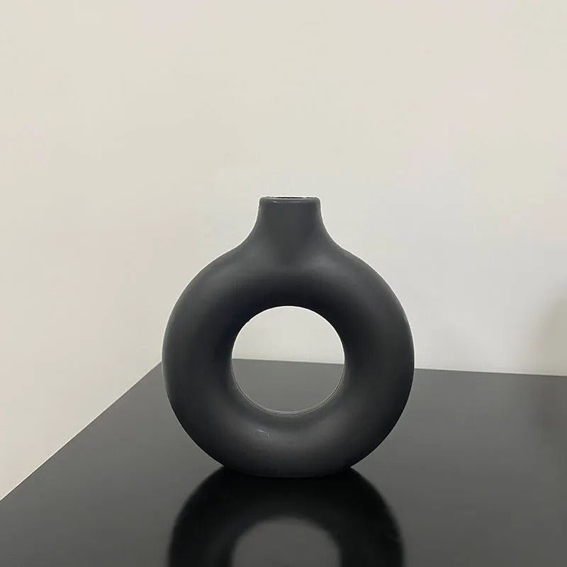 Simple Plastic Vase Donut Shape